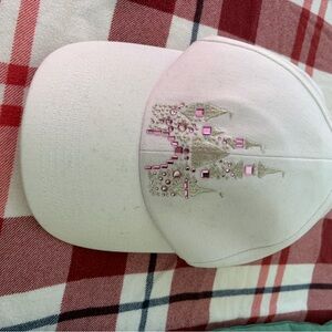 Elegant White Hat with Pink Detailing